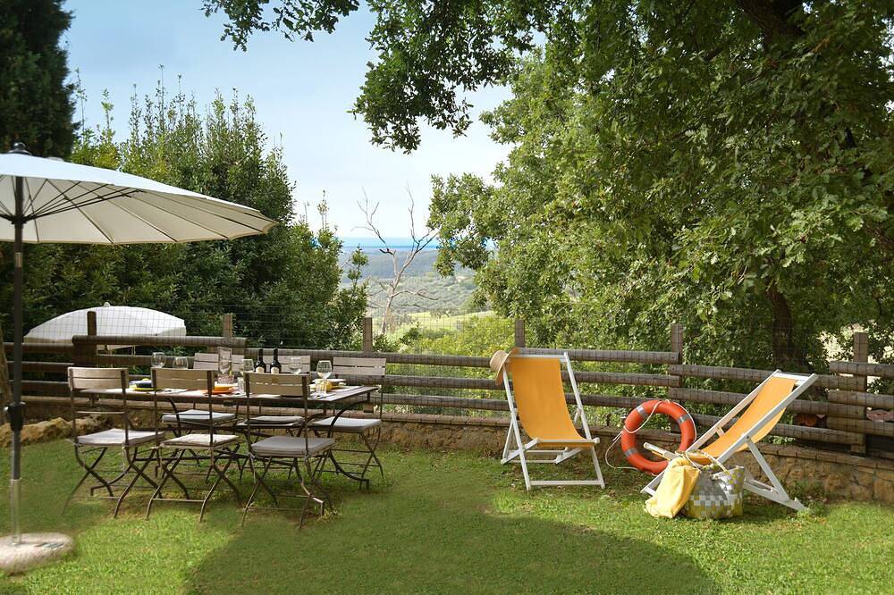 Villa mit Pool, umzäunten Garten und wunderschönem Meerblick in Casale Marittimo, Etruskische Küste