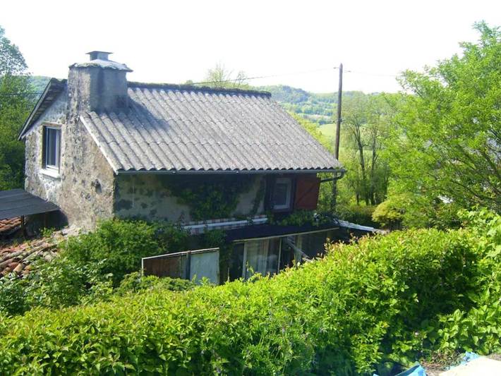Location de vacances pour 4 personnes, avec jardin à Vézac (Cantal)