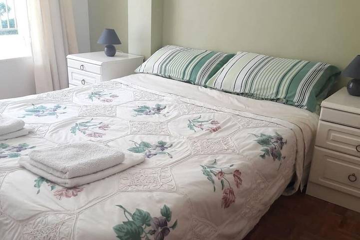 Apartamento entero, Large bright apartment - beside park. in Perpiñán, Costa mediterránea (Francia)