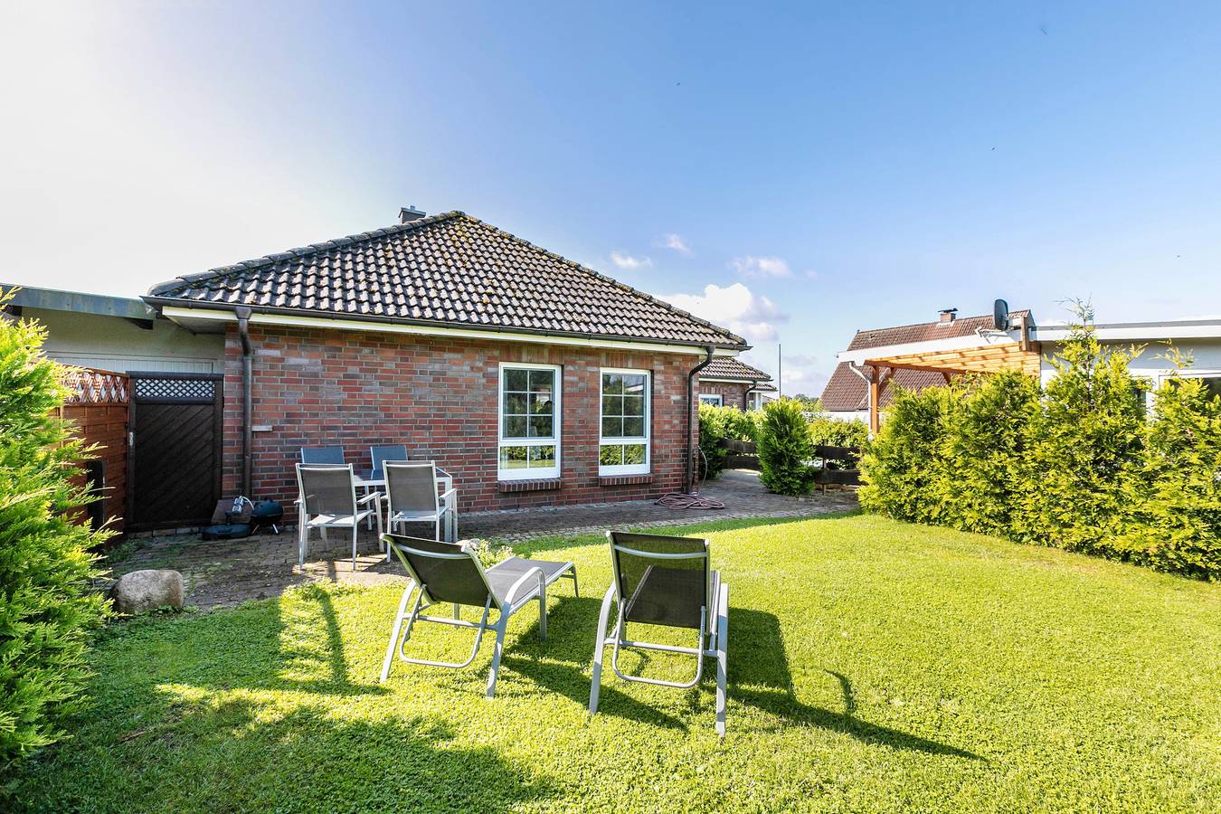Ganze Wohnung, Ferienwohnung 'Ferienhaus Erlengrund B' mit Privatterrasse, Gemeinschaftsgarten und Wi-Fi in Schafstedt, Albersdorf und Umgebung Region