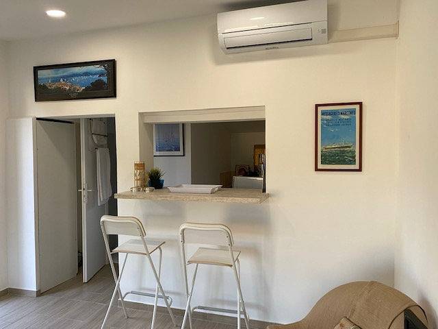 Gîte pour 2 personnes, avec terrasse ainsi que jardin et piscine à Saint-Tropez - 3