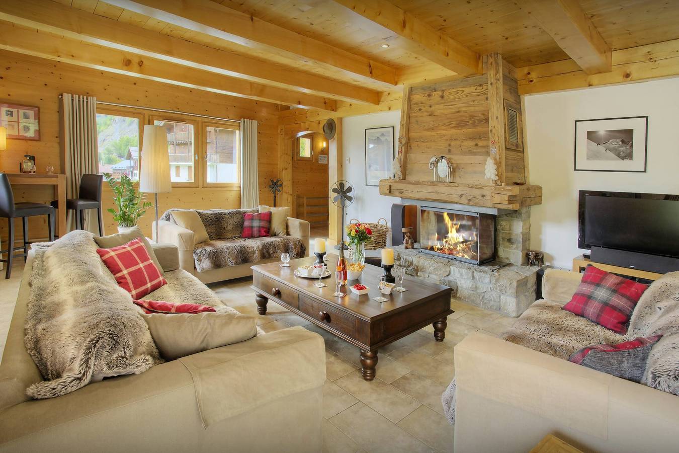 Spacious ski chalet for 14, close to pistes and village - Ovo Network in Le Grand-Bornand, Annecy und Umgebung