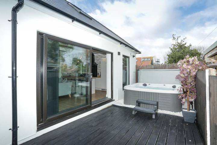 Holiday rental for 4 people, with Hot tub and Terrace as well as Garden and View in Herne Bay