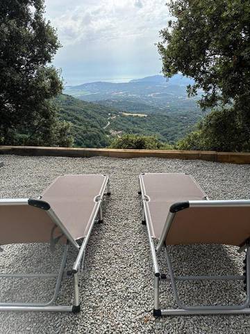 Location de vacances pour 2 personnes, avec vue et jardin à Sollacaro