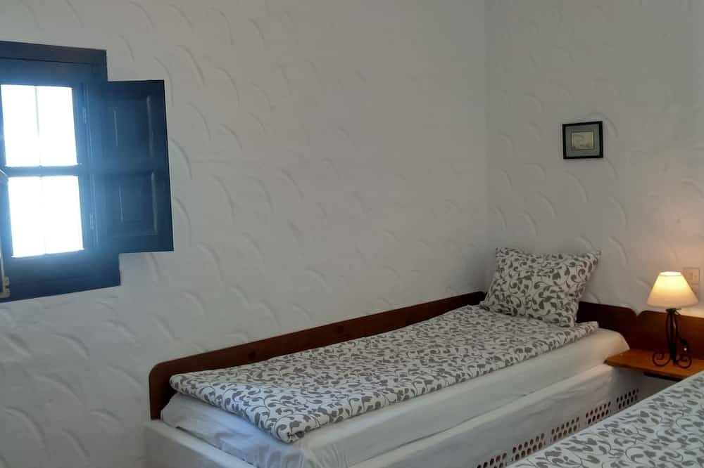 Casa Ambar 75 m² con piscina, bicicleta y kayak, caja fuerte e internet Wifi. in Playa de Zahora, Barbate