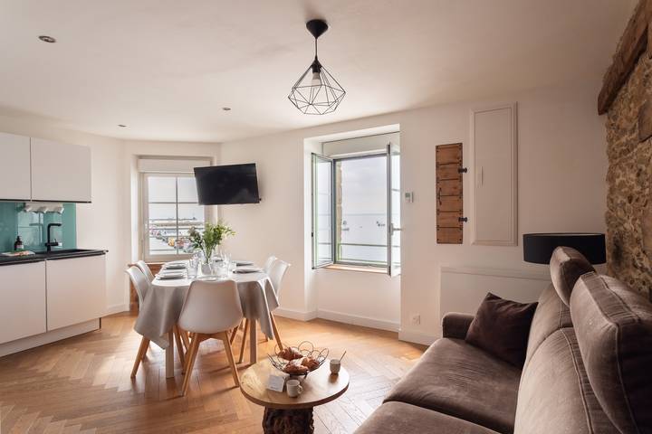 Appartement entier, Le Large - Bel appartement pour 6 avec vue mer in Cancale, Baie du Mont-Saint-Michel