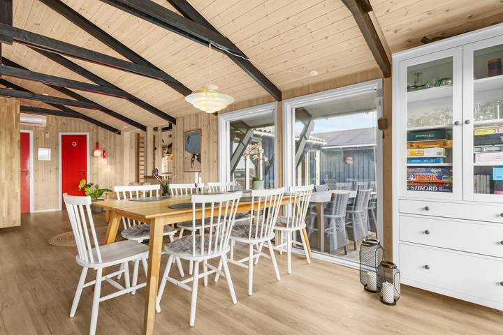 Ernavej 4A, Lovely Holiday Home for Rent in the First Dune Row in Løkken, Hjørring Kommune