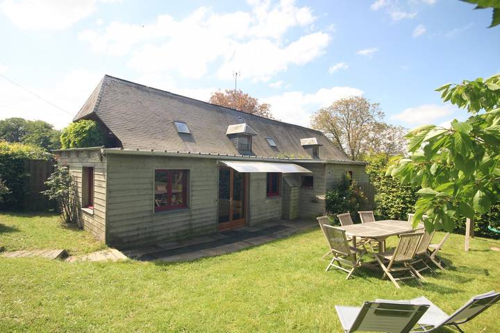 Gîte pour 9 personnes, avec jardin, animaux acceptés