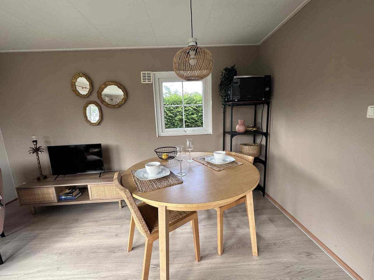 Beautiful 2-person chalet, quietly located on holiday park De Friese Wadden in Franekeradeel, North Sea Netherlands