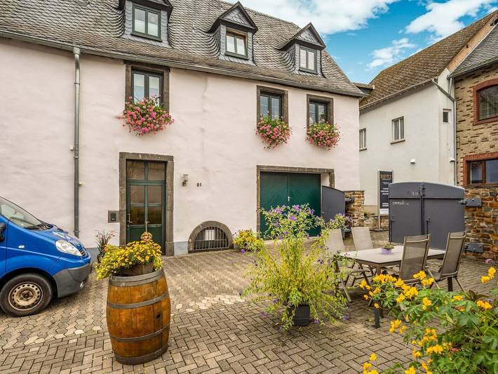 Ferienwohnung für 2 Personen, mit Ausblick und Terrasse in Ernst