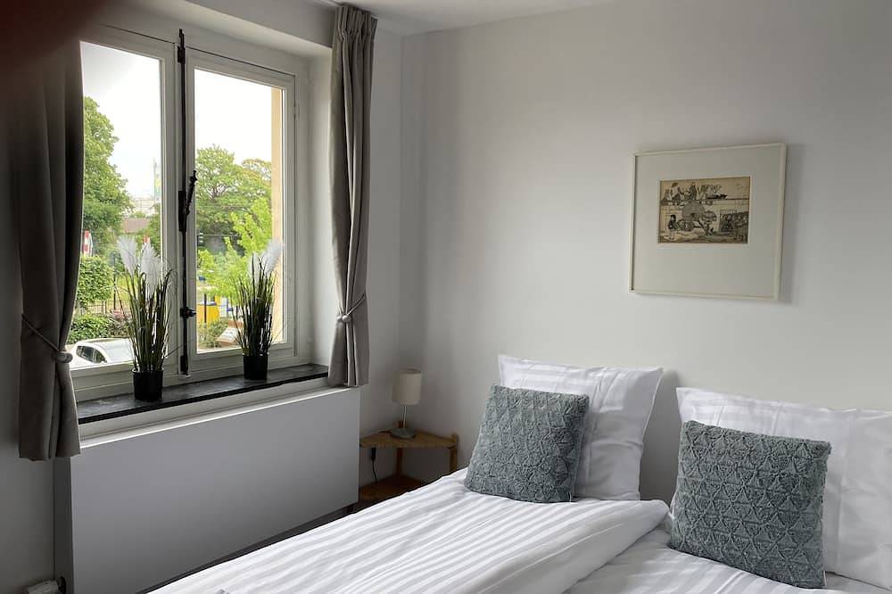 Geheel appartement, Authentiek appartement voor 6 personen met airco vlakbij Maastricht in Eijsden, Limburg