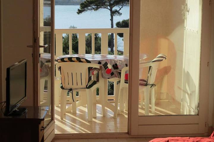 Location de vacances pour 4 personnes, avec piscine et balcon dans Plage de la Baumette - 2