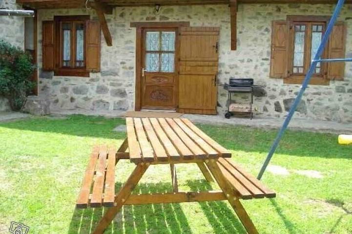 Gîte pour 5 personnes, avec jardin à Sireix