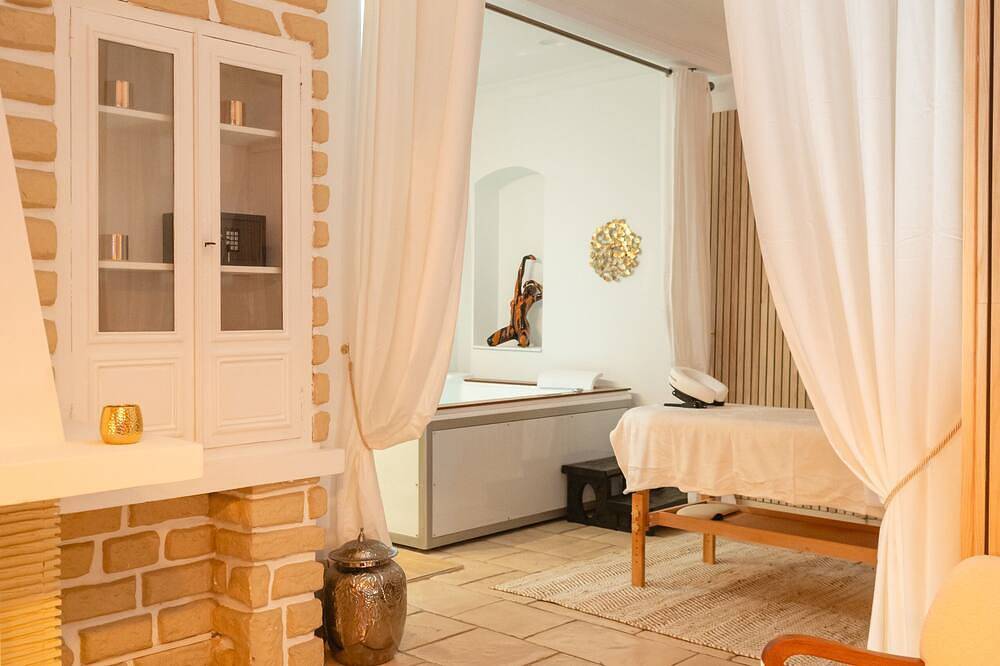 Chambre D'hôte Spa Balnéothérapie Sauna in Limeil-Brévannes, Valle del Marne