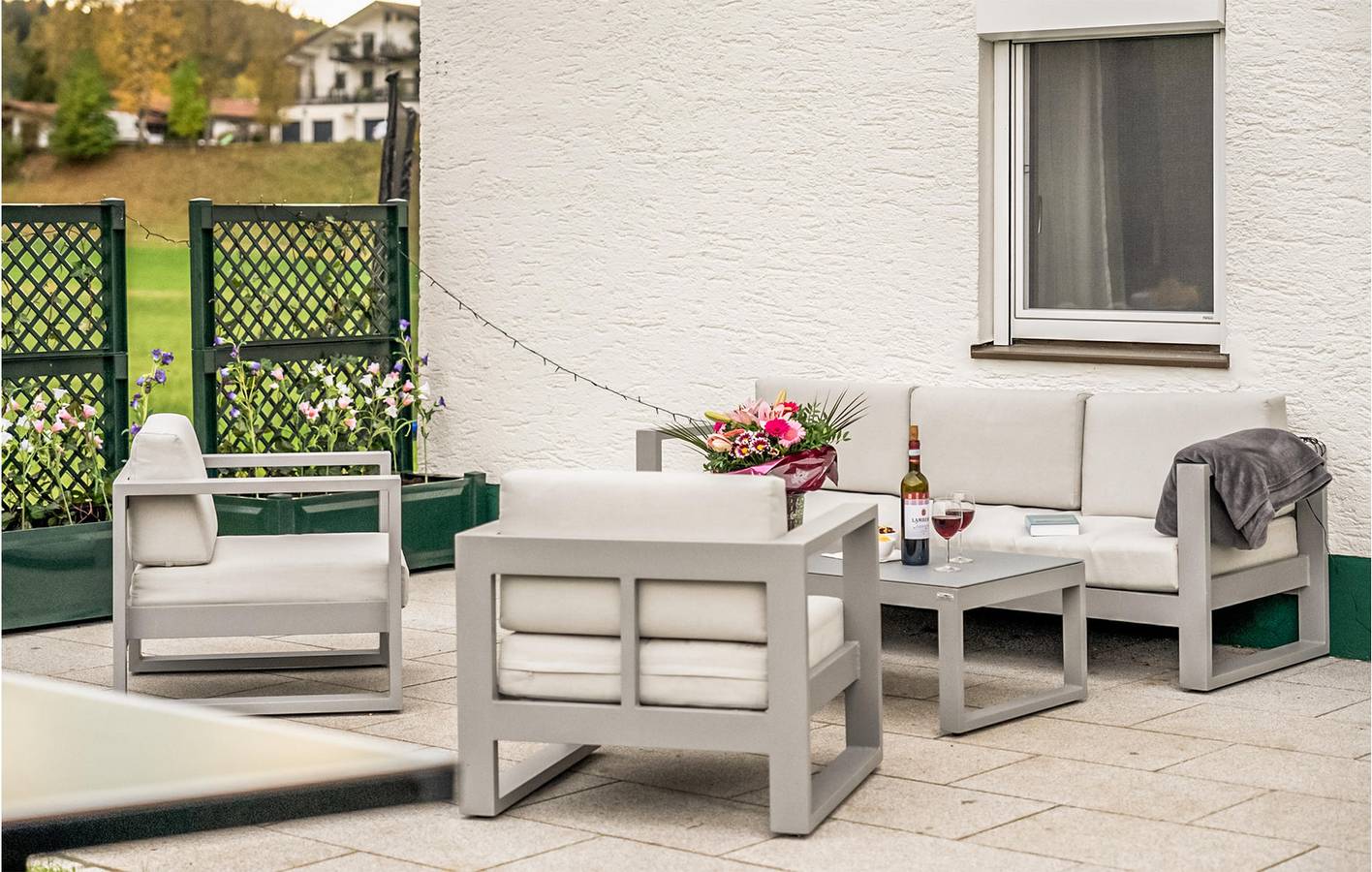 Geräumige 120qm Wohnung mit Terrasse, Parkplatz und Internet in Teisendorf, Bayerische Alpen