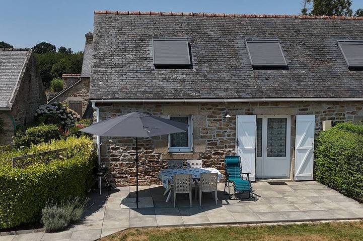 Location de vacances pour 4 personnes, avec Terrasse et Jardin à Quéménéven