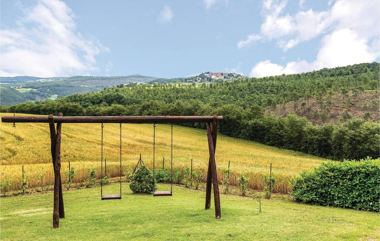 Retiro junto al río con piscina y ducha exterior in Acquapendente, Parco di Monte Peglia e Selva di Meana