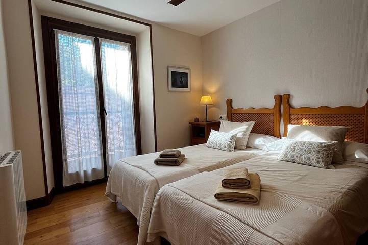 Entire apartment, Casa Serendipia in the heart of Riaza. in Riaza, Segovia Province