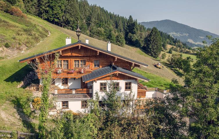 Ganze Ferienwohnung, Gemütliche Ferienwohnung mit Bergblick, Sauna und Terrasse in der Nähe der Skilifte in Flachau, Ski Amadé