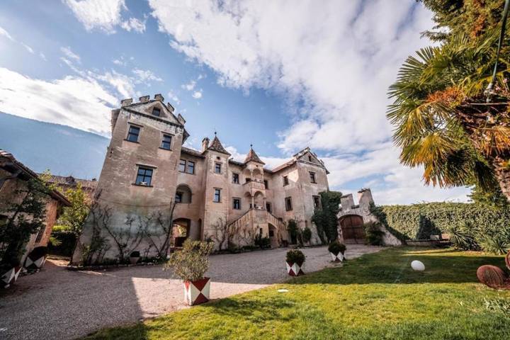 Agriturismo per 12 persone, con giardino in Bolzano e dintorni