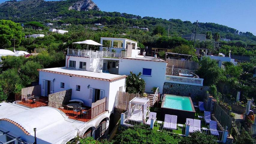 Location de vacances pour 2 personnes, avec jardin ainsi que vue et piscine à Anacapri - 4