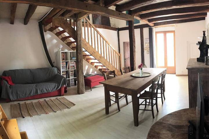 Gîte pour 9 personnes, avec jardin à Éguzon-Chantôme - 4