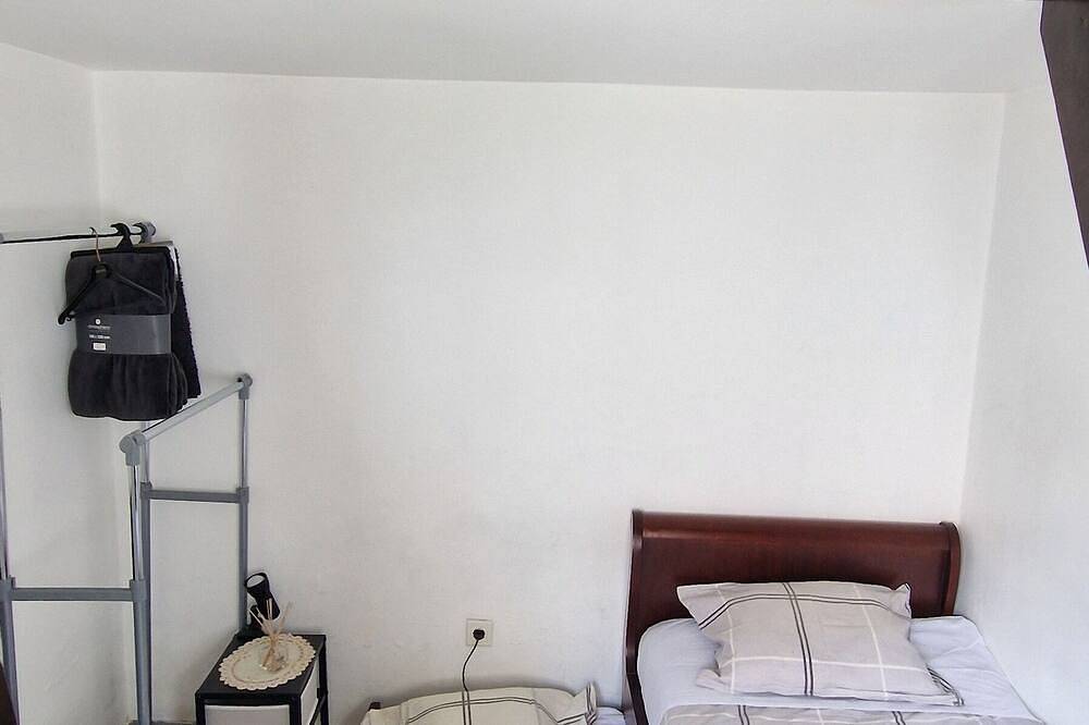 Cosy 2-bedroom villa with patio and barbecue in Alcabideche, Costa de Lisboa