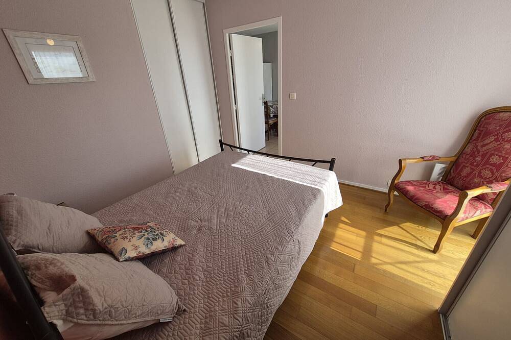Appartement entier, Appartement cosy pour 2, à 5 min de la plage, parking sécurisé in Saint-Brevin-les-Pins, Côte de Jade