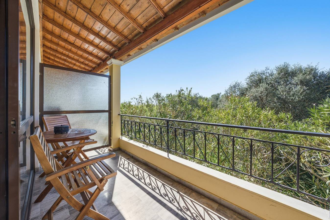 Ganze Wohnung, „Alexandra Apartment 14“ mit privatem Balkon & Wlan in Korfu