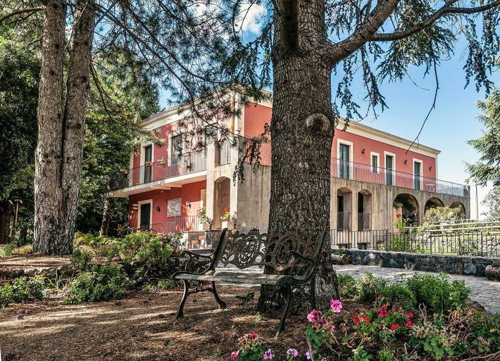 Casa vacanza per 2 persone, con Balcone e Terrazza nonché Giardino e Piscina a Viagrande