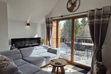 Location De Vacances pour 6 Personnes dans La Féclaz, Les Déserts, Photo 2