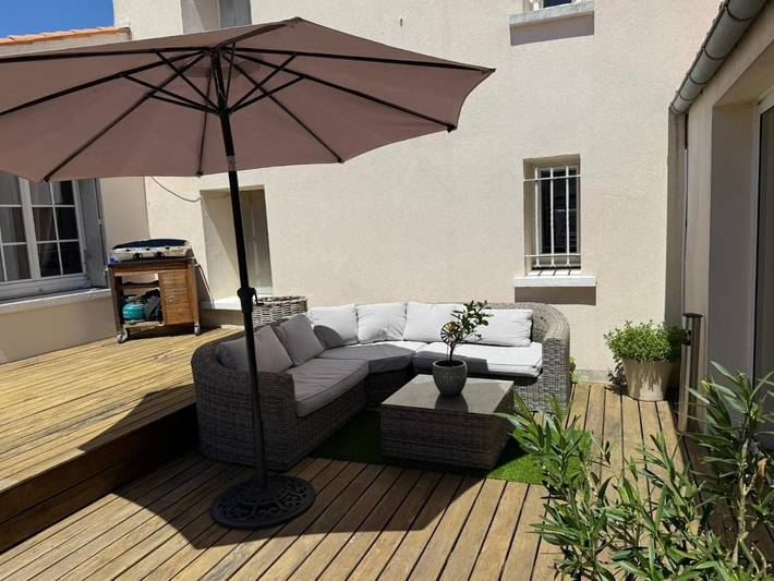Gîte pour 2 personnes, avec Balcon et Terrasse ainsi que Jardin et Piscine à Saint-Xandre - 4