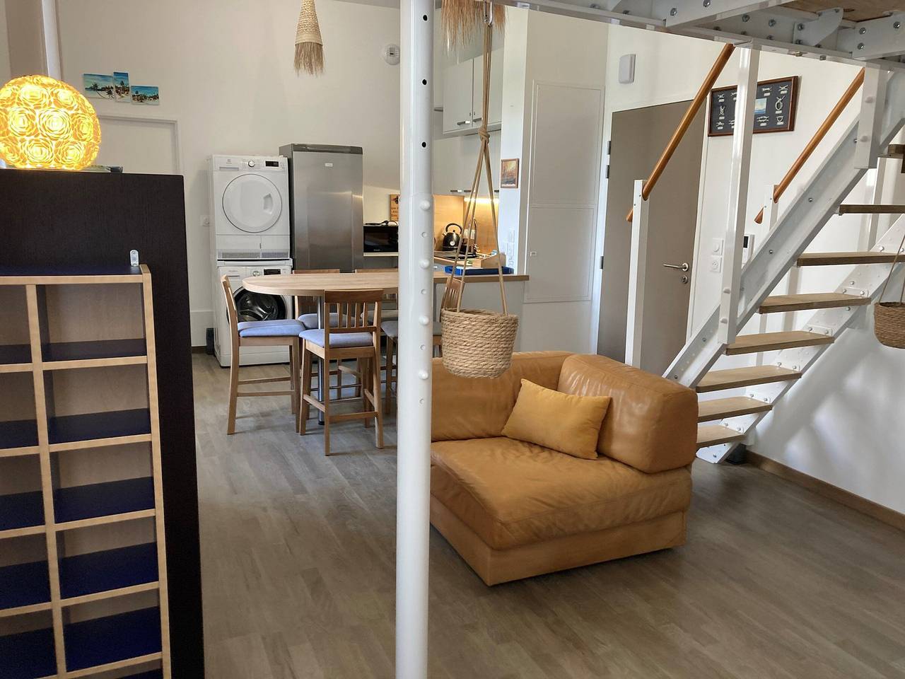 Studio entier, Studio neuf avec mezzanine au cœur de Le Palais in Le Palais, Côte des Mégalithes