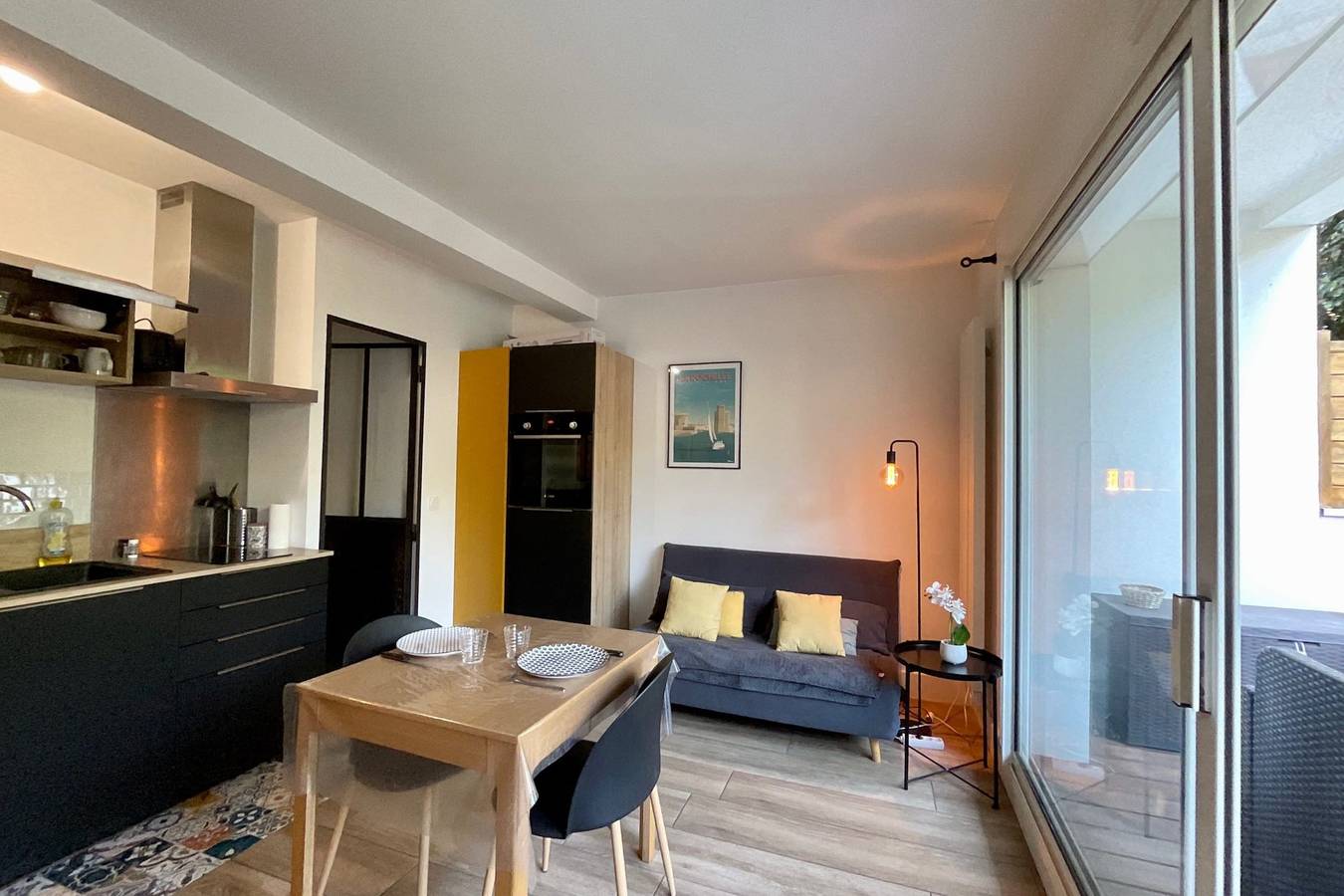 Appartement entier, Appartement avec jardin chaleureux et raffiné in La Rochelle, Région de La Rochelle