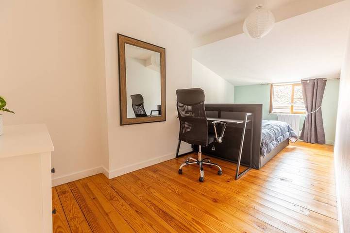 Appartement entier, Le Grand Pirou ⭐ Lumineux ⭐ Halte Auvergne in Thiers, Région de Thiers