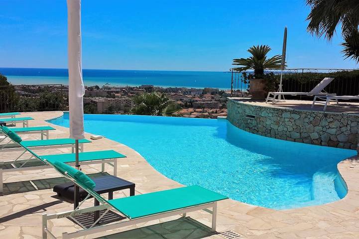 Villa pour 8 personnes, avec balcon à Cagnes-sur-Mer