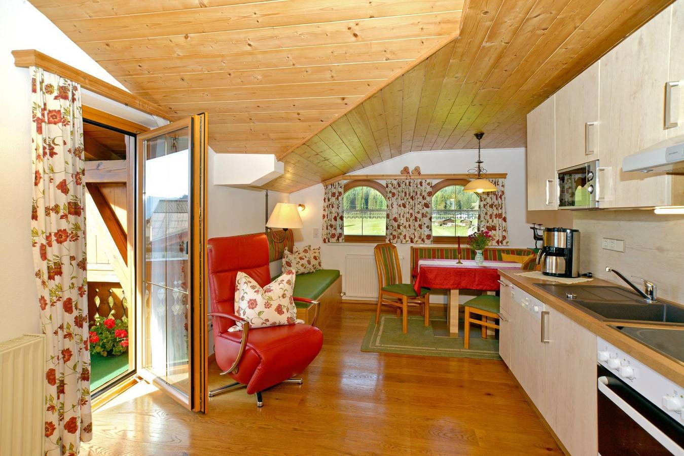 Ganze Ferienwohnung, Giebelwohnung/3 Schlafräume/Dusche,Wc in Sankt Martin am Tennengebirge, Tennengau