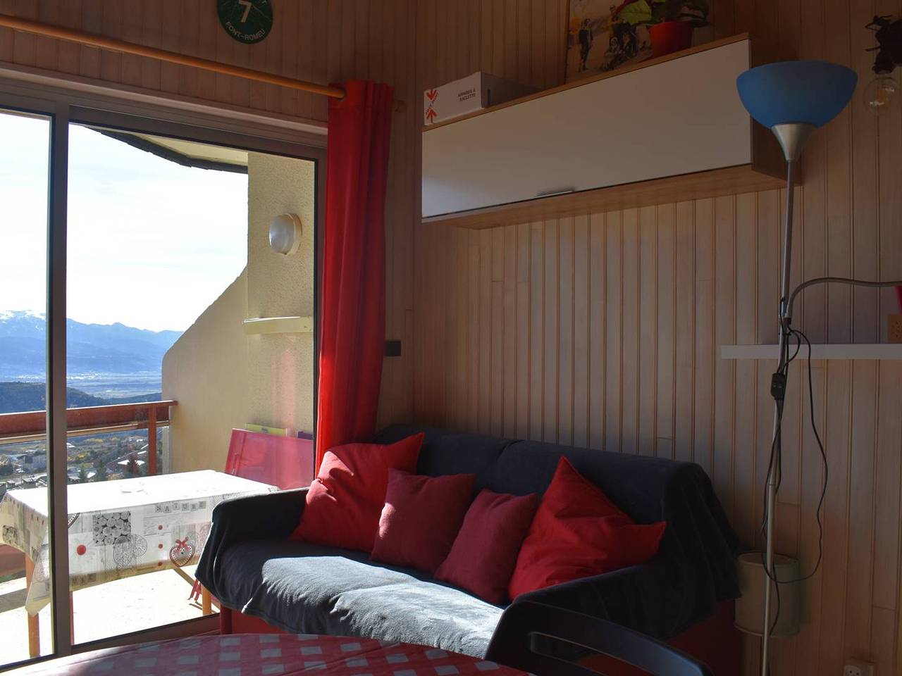 Entire studio, Bright studio with mezzanine for 4 guests in Font-Romeu in Font-Romeu-Odeillo-Via, Parc naturel régional des Pyrénées catalanes