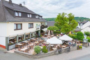 Hotel für 2 Personen, mit Sauna und Terrasse, mit Haustier in Schalkenmehren