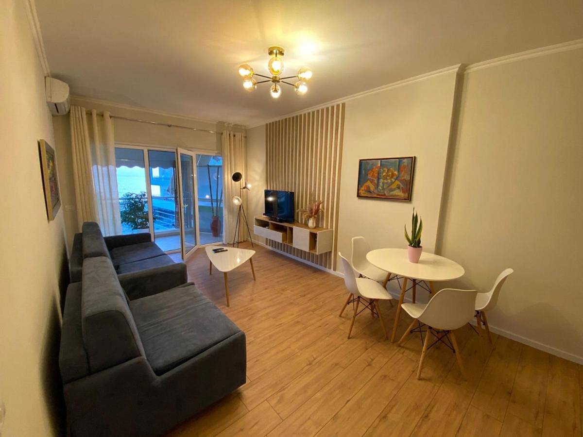 Entire apartment, Lila apartments 2 in Rashbull, Albania