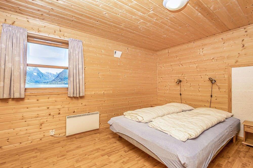 2 bedroom lovely home in Fjærland in Sogndal