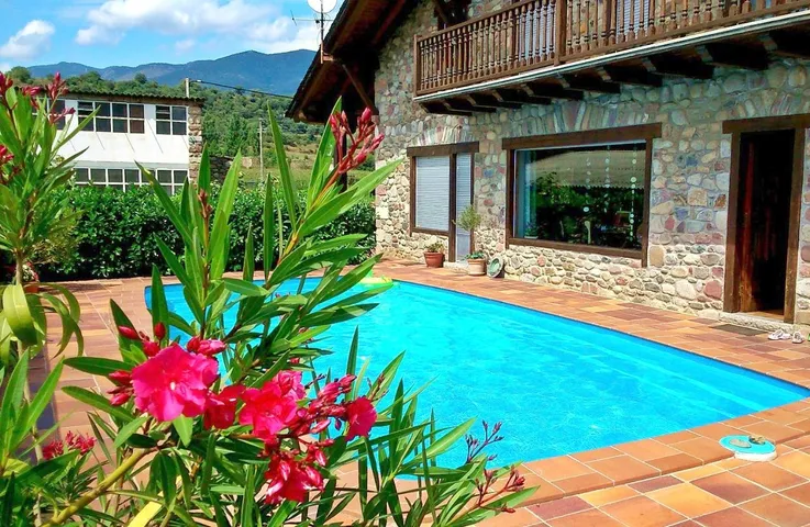 Alojamiento y desayuno para 2 personas, con jardín y piscina - 1