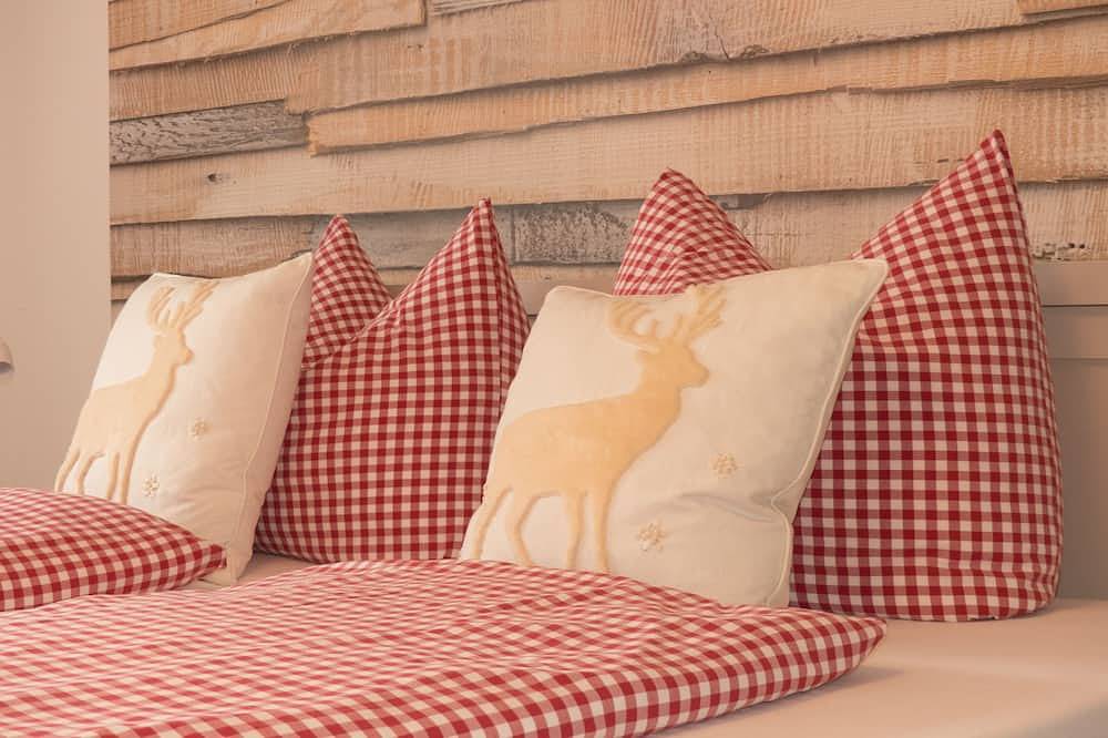 Entire apartment, Cozy, bright vacation apartment for 2 people close to the center in Garmisch-Partenkirchen, Bavarian Alps