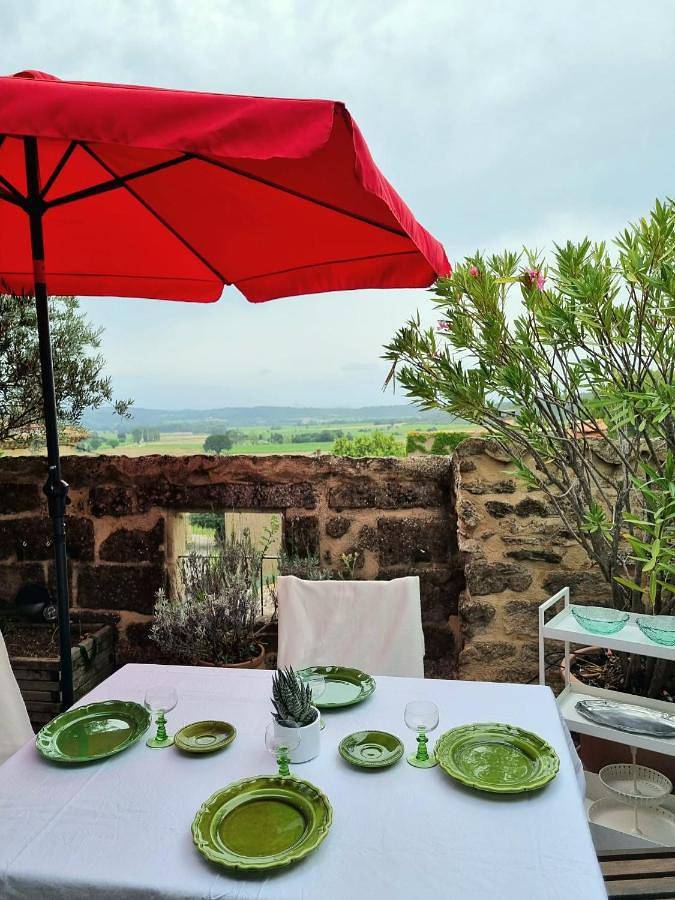 Location de vacances pour 10 personnes, avec vue et terrasse à Sanilhac-Sagriès - 4