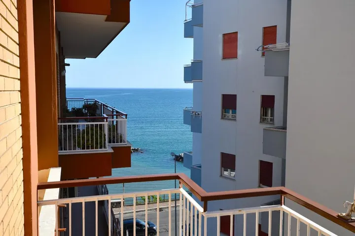 Apartamento de vacaciones para 6 personas, con balcón y vistas - 1