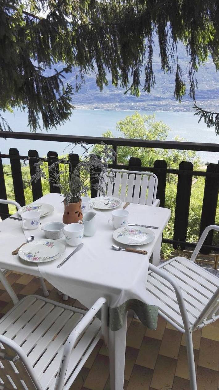 Ferienhaus für 2 Personen, mit Seeblick und Garten sowie Ausblick, mit Haustier in Gardasee-Lombardei - 4