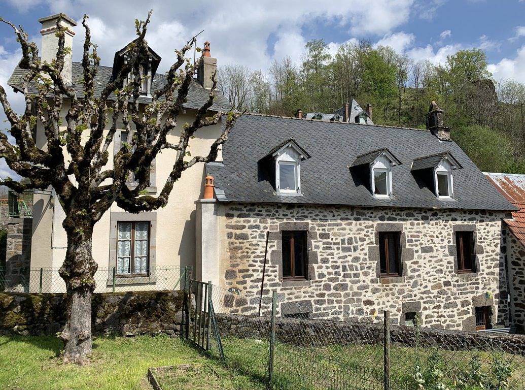 Location maison gîte in Saint-Cirgues-de-Jordanne, Région d'Aurillac