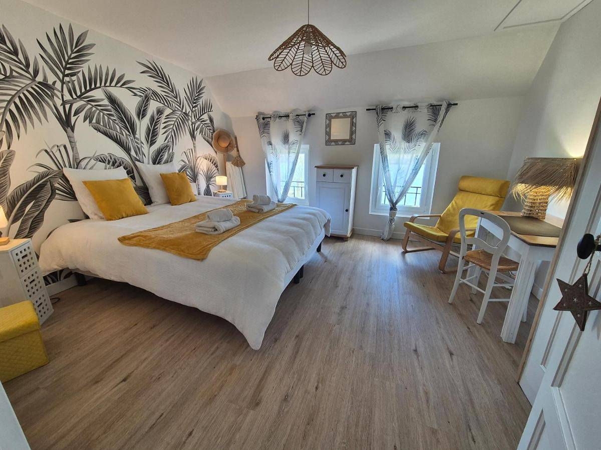 Le Cœur du Bien-être - Gîte grande capacité - 6 chambres - Superbe emplacement - Vue Seine - Décoration soignée - Coin touristique in Les Andelys, Région de Les Andelys
