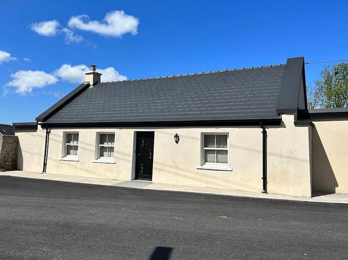 Holiday home for 8 people, with terrace, with pets in Galway