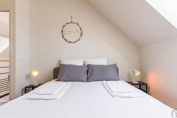 Gîte pour 5 personnes, avec jardin dans Montsenelle - 4